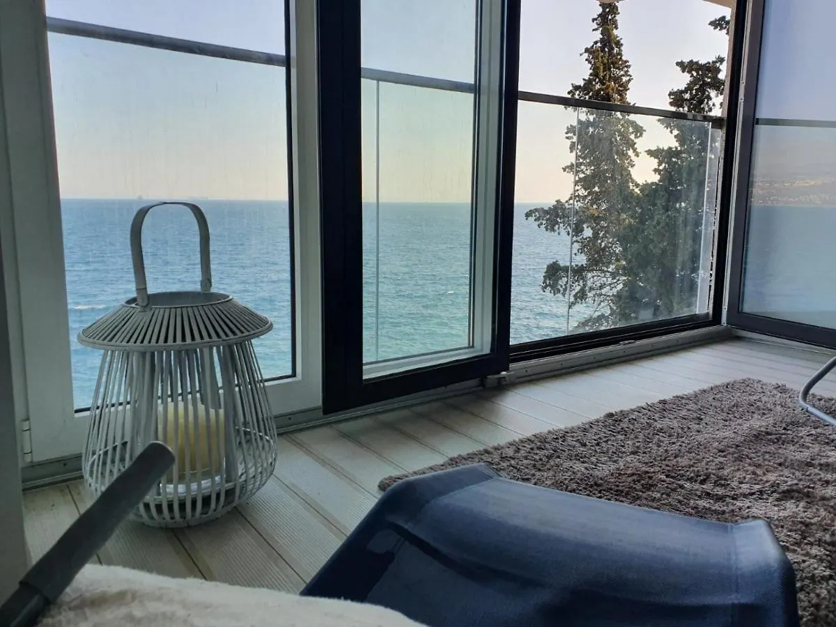First Row To The Sea Apartamento Opatija