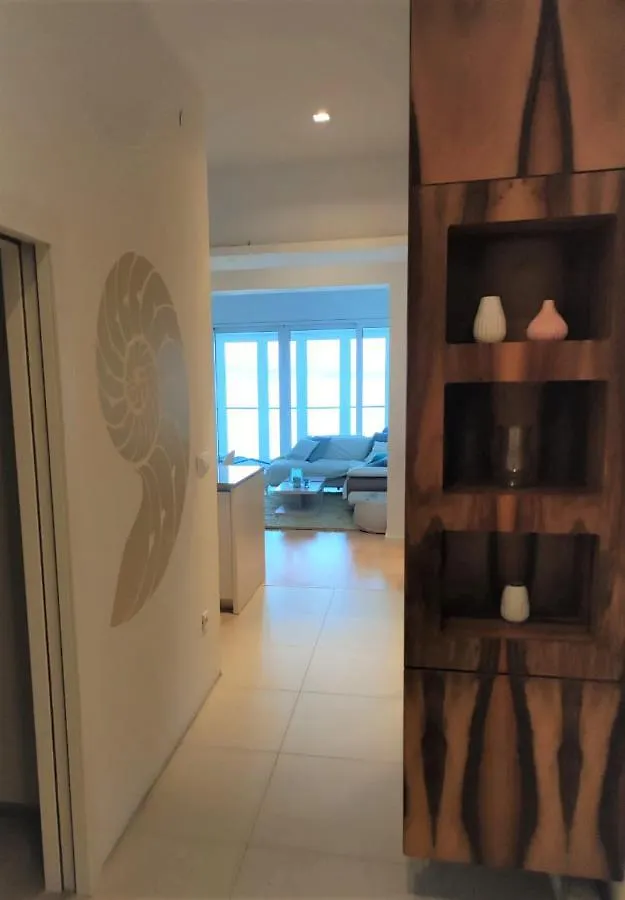 First Row To The Sea Apartamento Opatija